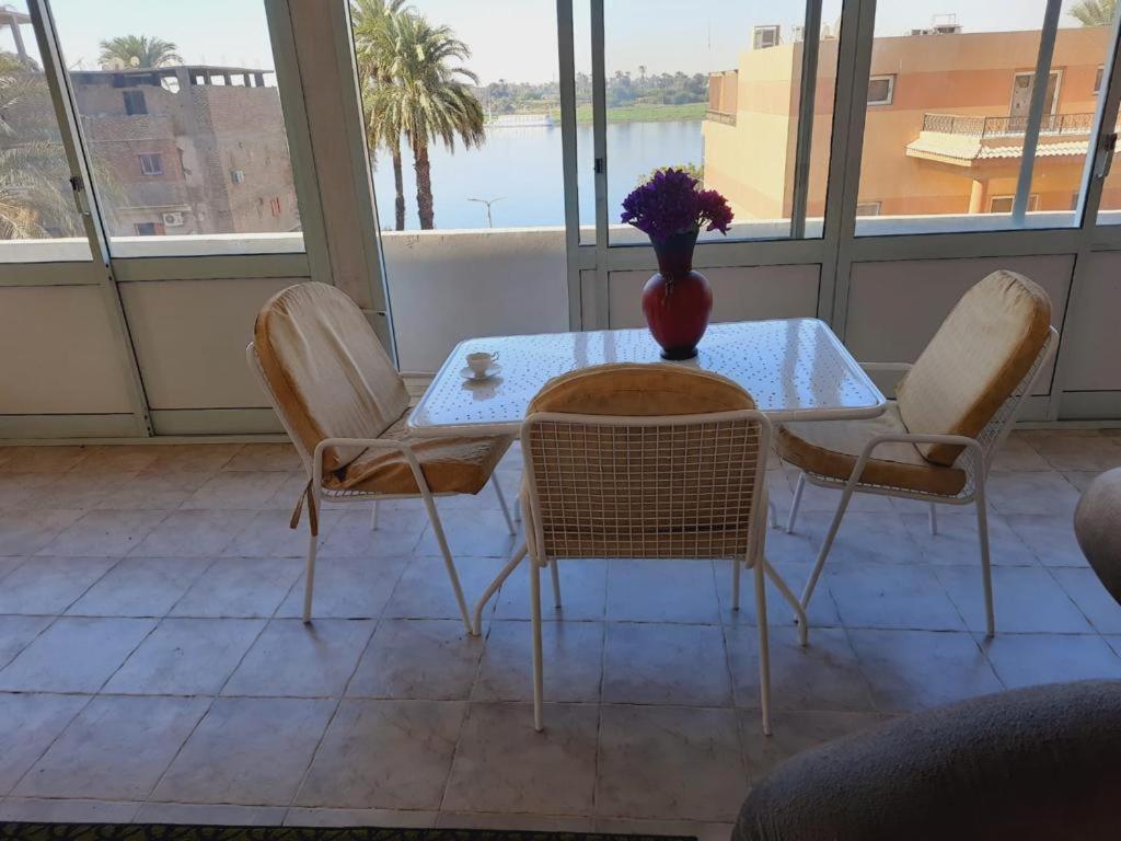 East Luxor Apartments With Nile Views Jazirat al Awwamiyah ภายนอก รูปภาพ