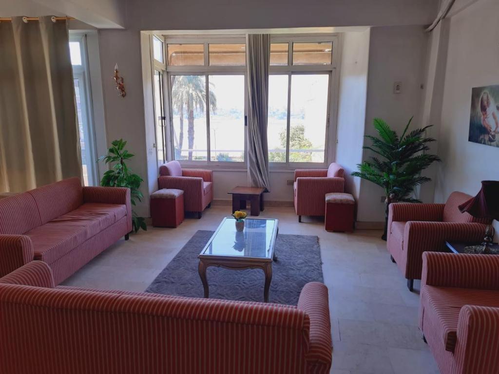 East Luxor Apartments With Nile Views Jazirat al Awwamiyah ภายนอก รูปภาพ