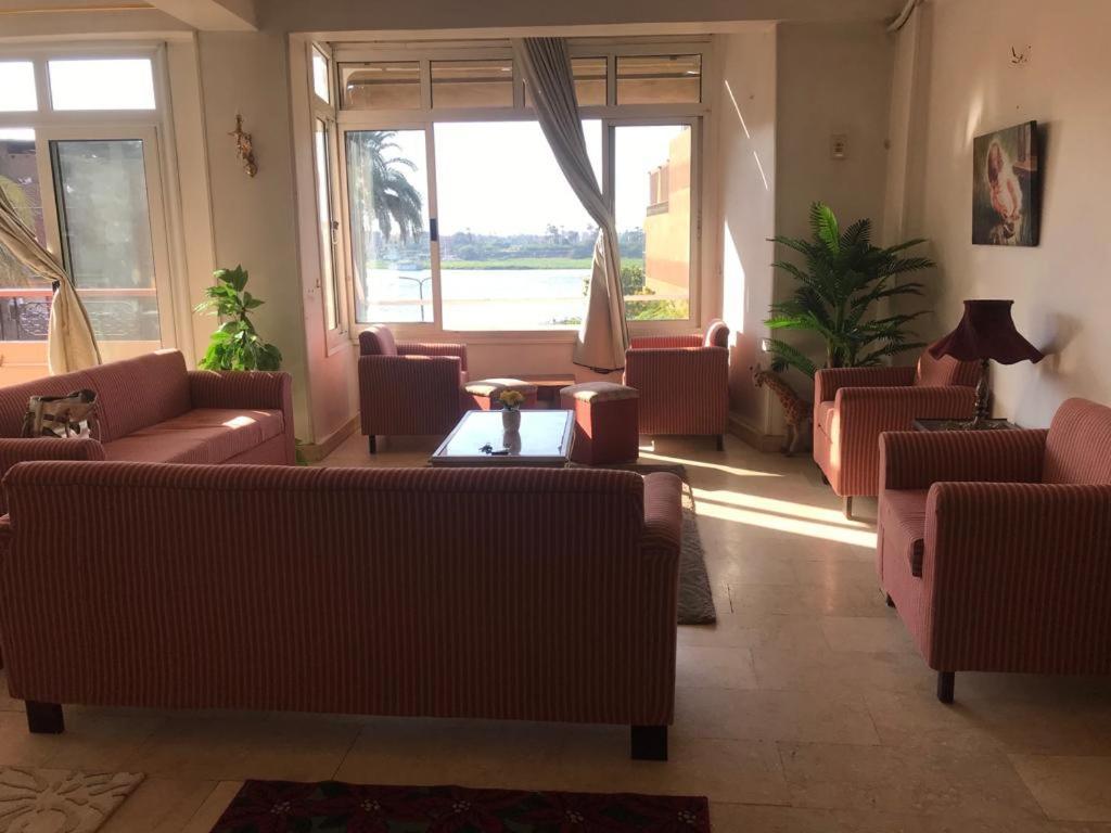 East Luxor Apartments With Nile Views Jazirat al Awwamiyah ภายนอก รูปภาพ