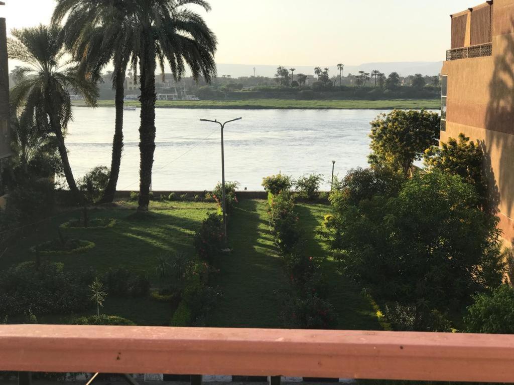 East Luxor Apartments With Nile Views Jazirat al Awwamiyah ภายนอก รูปภาพ